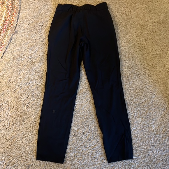 Lululemon On The Fly pant 25” - Picture 6 of 8